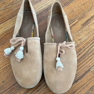 TOMS suede flat